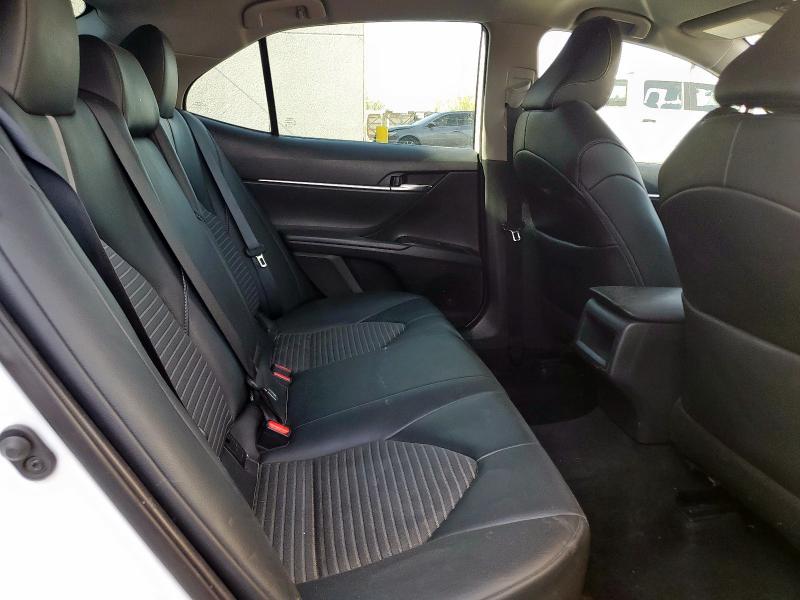 4T1G11AK8LU872159 - 2020 TOYOTA CAMRY SE WHITE photo 10