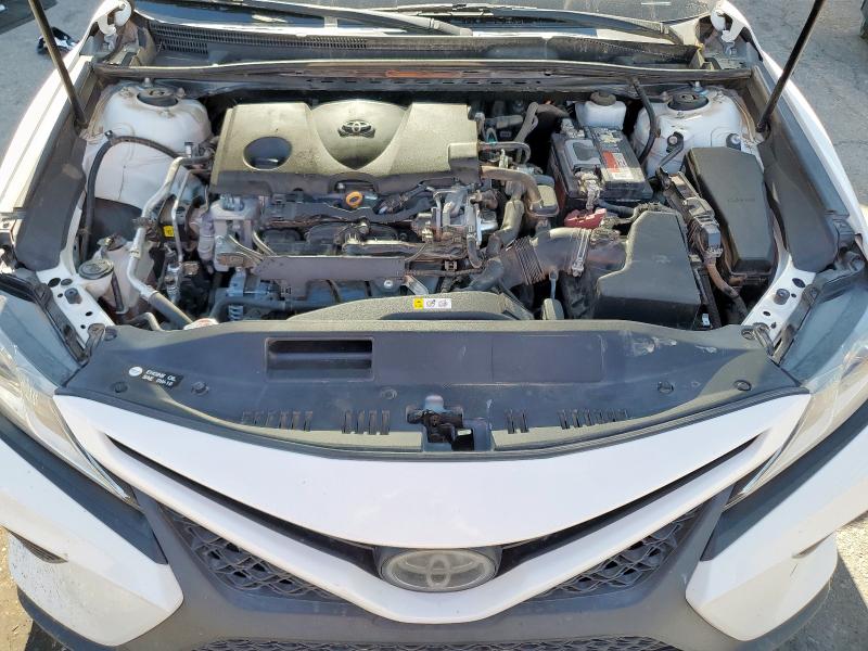 4T1G11AK8LU872159 - 2020 TOYOTA CAMRY SE WHITE photo 11