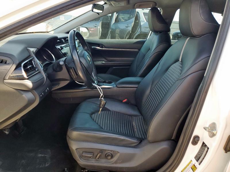 4T1G11AK8LU872159 - 2020 TOYOTA CAMRY SE WHITE photo 7