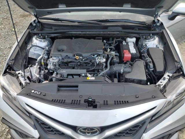 4T1G11BK8PU100488 - 2023 TOYOTA CAMRY SE NIGHT SHADE SILVER photo 11