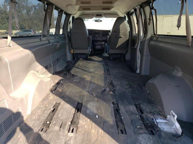 1GAZGZFG9F1285417 - 2015 CHEVROLET EXPRESS G3500 LS WHITE photo 10