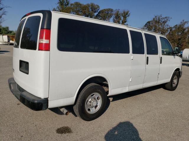 1GAZGZFG9F1285417 - 2015 CHEVROLET EXPRESS G3500 LS WHITE photo 3