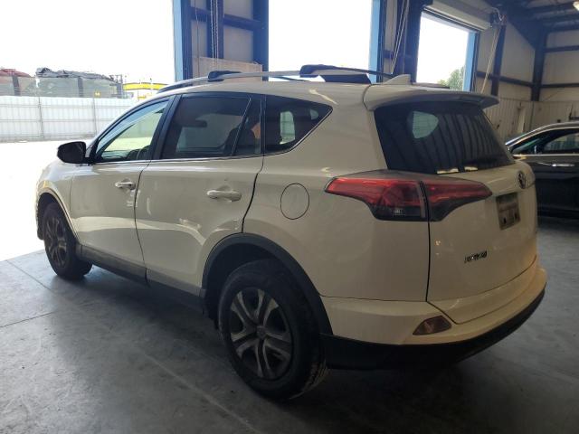 JTMBFREV6JJ180953 - 2018 TOYOTA RAV4 LE Blanco foto 2