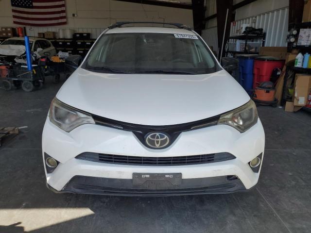 JTMBFREV6JJ180953 - 2018 TOYOTA RAV4 LE Blanco foto 5