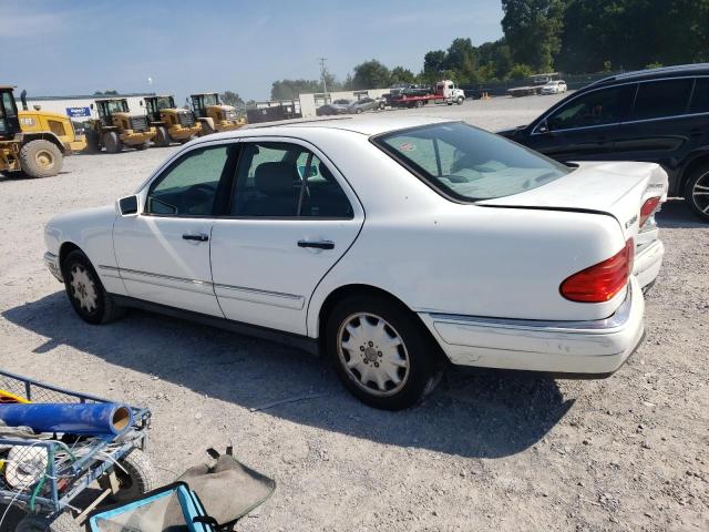 WDBJF25H3XA790636 - 1999 MERCEDES-BENZ E 300TD WHITE photo 2