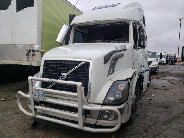 4V4NC9EJ7HN970868 - 2017 VOLVO VN VNL WHITE photo 2