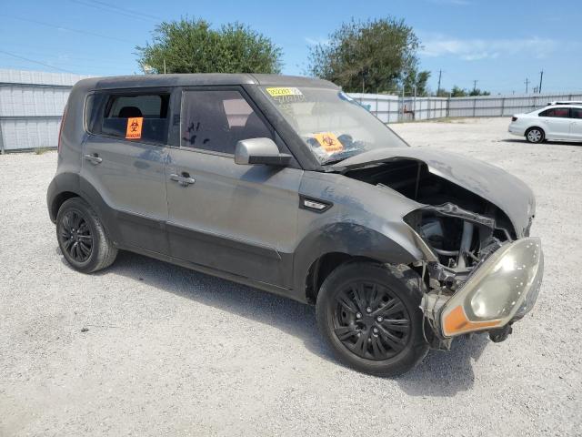 KNDJT2A51D7568692 - 2013 KIA SOUL GRAY photo 4