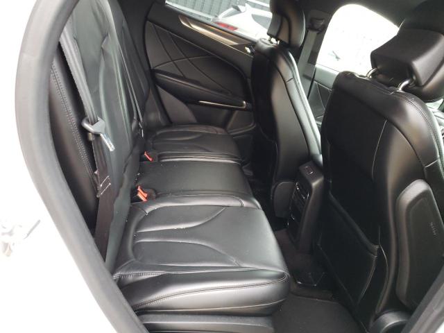 5LMCJ3D95HUL56574 - 2017 LINCOLN MKC RESERVE WHITE photo 10