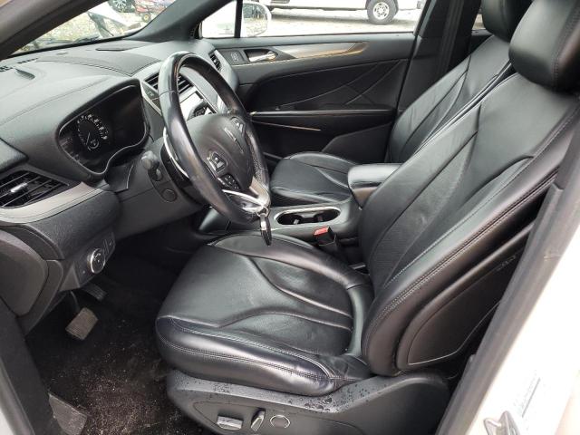 5LMCJ3D95HUL56574 - 2017 LINCOLN MKC RESERVE WHITE photo 7