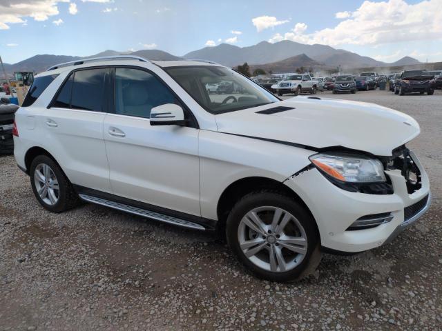 4JGDA5HB2FA588113 - 2015 MERCEDES-BENZ ML 350 4MATIC WHITE photo 4