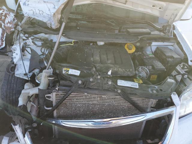 2C4RC1BGXFR730656 - 2015 CHRYSLER TOWN & COU TOURING WHITE photo 12