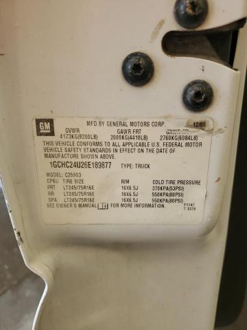 1GCHC24U26E189877 - 2006 CHEVROLET SILVERADO C2500 HEAVY DUTY WHITE photo 13