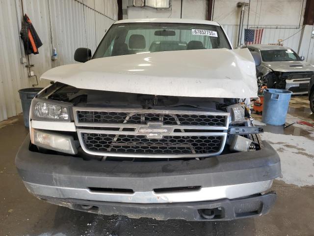 1GCHC24U26E189877 - 2006 CHEVROLET SILVERADO C2500 HEAVY DUTY WHITE photo 5