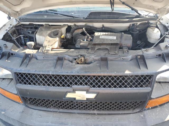 1GBJG31K681100258 - 2008 CHEVROLET EXPRESS WHITE photo 12