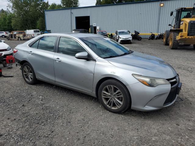 4T1BF1FK3FU920174 - 2015 TOYOTA CAMRY LE SILVER photo 4