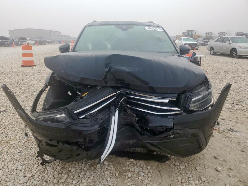 3VVNB7AX9RM078342 - 2024 VOLKSWAGEN TIGUAN SE Schwarz Foto 5