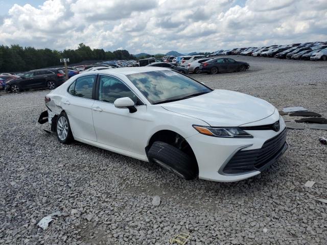 4T1C11AK7PU818016 - 2023 TOYOTA CAMRY LE WHITE photo 4