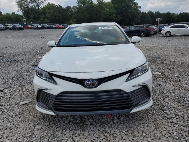 4T1C11AK7PU818016 - 2023 TOYOTA CAMRY LE WHITE photo 5