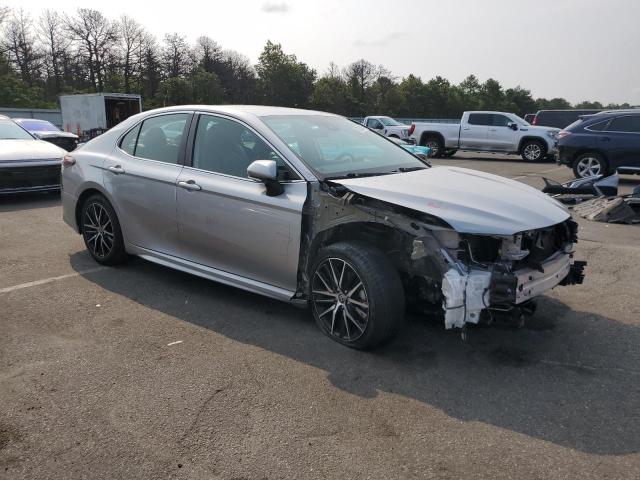 4T1G11AK7NU663787 - 2022 TOYOTA CAMRY SE 银色 照片 4
