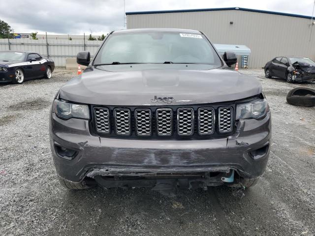 1C4RJEAG2JC278766 - 2018 JEEP GRAND CHER LAREDO GRAY photo 5
