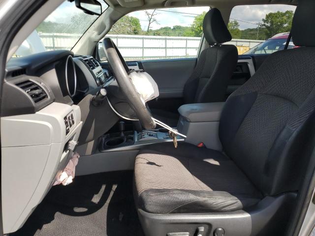 JTEBU5JR4B5044866 - 2011 TOYOTA 4RUNNER SR5 فضي صورة 7