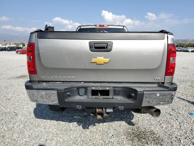 1GC4K1E85EF137181 - 2014 CHEVROLET SILVERADO K3500 LTZ GRAY photo 6