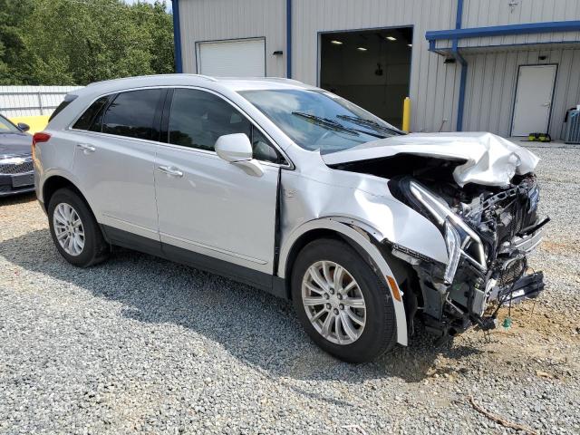 1GYKNARS2HZ307238 - 2017 CADILLAC XT5 SILVER photo 4