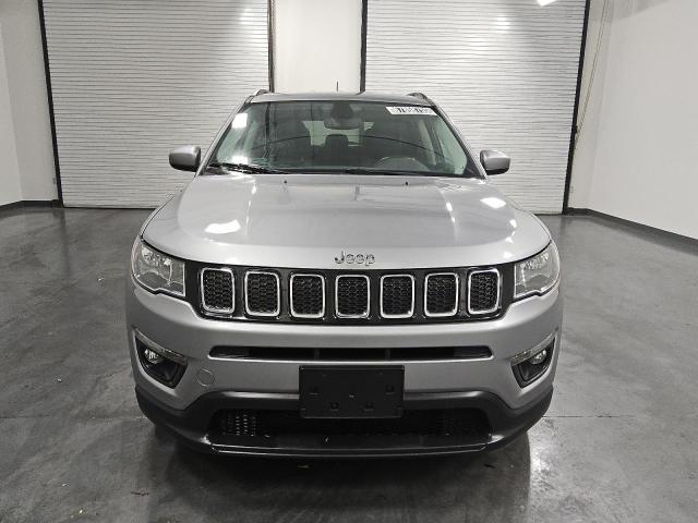 3C4NJDBBXLT219404 - 2020 JEEP COMPASS LATITUDE SILVER photo 5