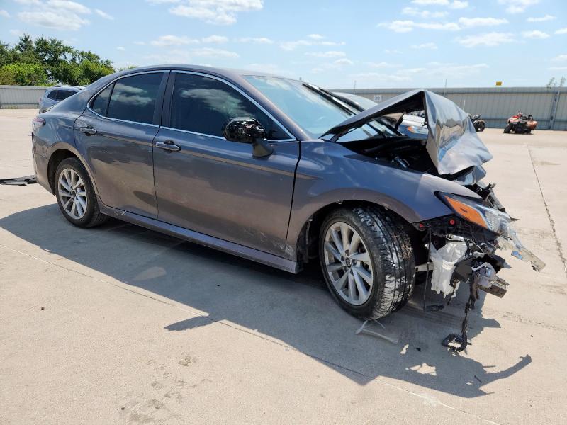 4T1R11AK4PU723133 - 2023 TOYOTA CAMRY LE GRAY photo 4