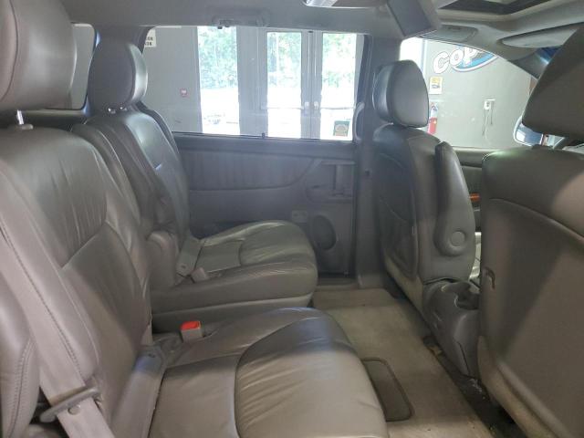 5TDDK4CC7AS029499 - 2010 TOYT SIENNA XLE WHITE photo 11