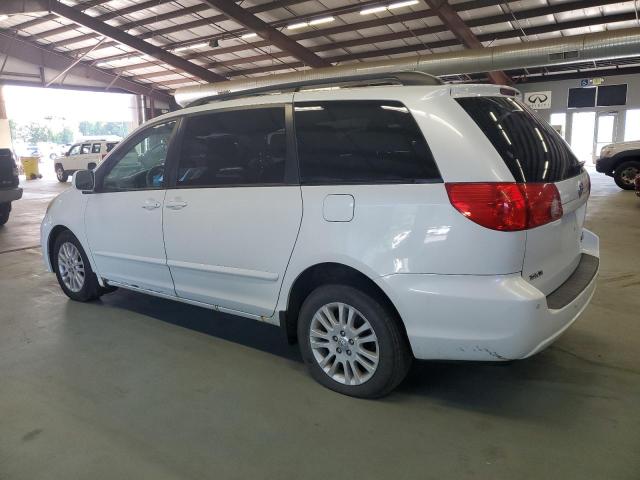 5TDDK4CC7AS029499 - 2010 TOYT SIENNA XLE WHITE photo 2