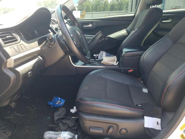 4T1BF1FK8HU445334 - 2017 TOYOTA CAMRY SE LE Beyaz fotoğraf 7