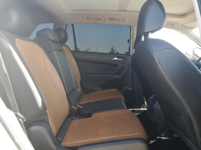 3VV3B7AX2JM192842 - 2018 VOLKSWAGEN TIGUAN SE WHITE photo 11