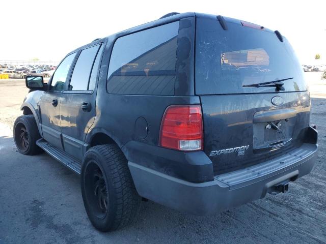 1FMRU15W84LB44930 - 2004 FORD EXPEDITION XLT BLACK photo 3