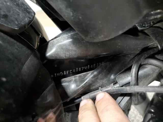 1HD1FC4167Y646130 - 2007 HARLEY-DAVIDSON FLHTCUI შავი ფოტო 12