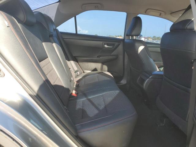 4T1BF1FK3HU749512 - 2017 TOYOTA CAMRY LE 银色 照片 10