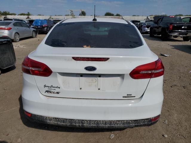 1FADP3F24FL211495 - 2015 FORD FOCUS SE WHITE photo 6