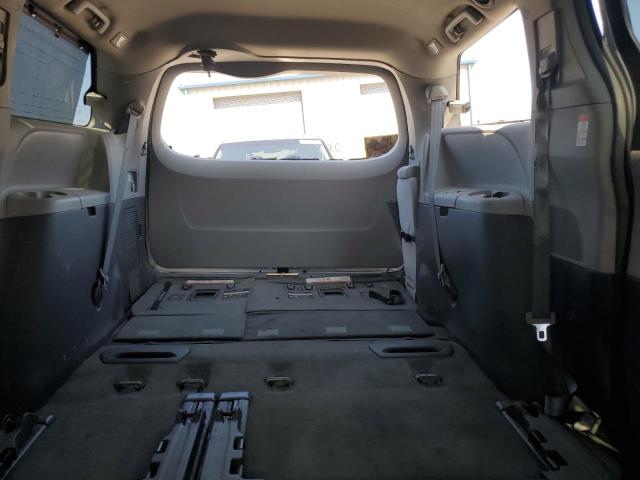 5TDKK3DC6GS710312 - 2016 TOYOTA SIENNA LE SILVER photo 10