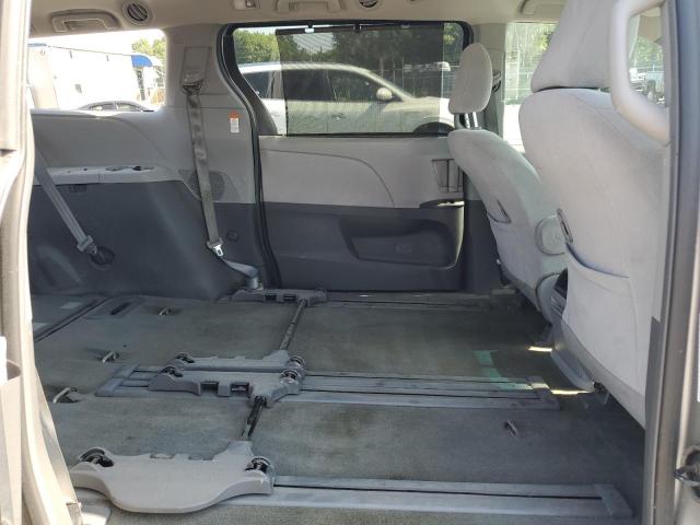 5TDKK3DC6GS710312 - 2016 TOYOTA SIENNA LE SILVER photo 11