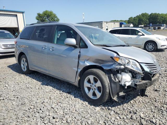 5TDKK3DC6GS710312 - 2016 TOYOTA SIENNA LE SILVER photo 4