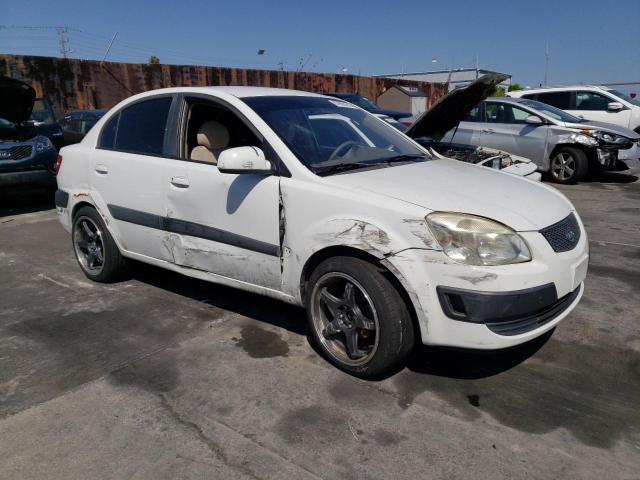 KNADE223296570269 - 2024 KIA RIO BASE WHITE photo 4