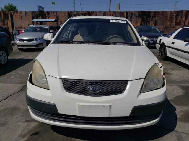 KNADE223296570269 - 2024 KIA RIO BASE WHITE photo 5