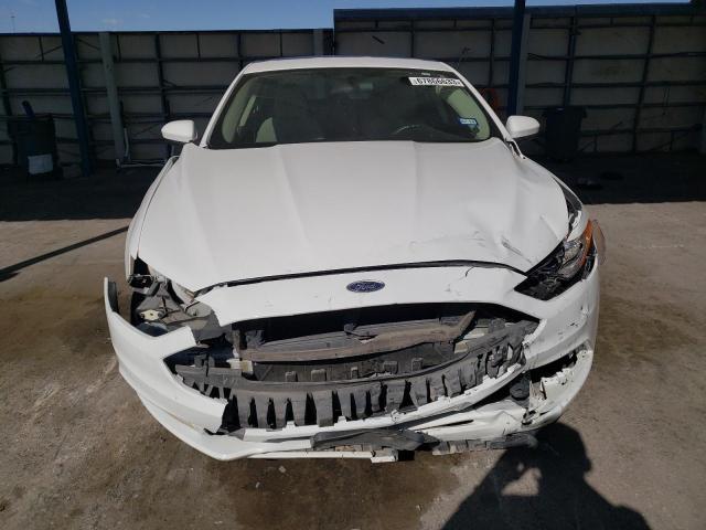 3FA6P0G72HR200565 - 2017 FORD FUSION S WHITE photo 5