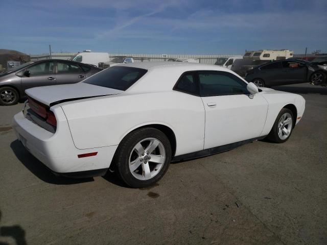 2C3CDYAGXDH544152 - 2013 DODGE CHALLENGER SXT WHITE photo 3