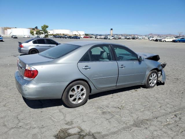 4T1BF32K45U598192 - 2005 TOYOTA CAMRY LE GRAY photo 3