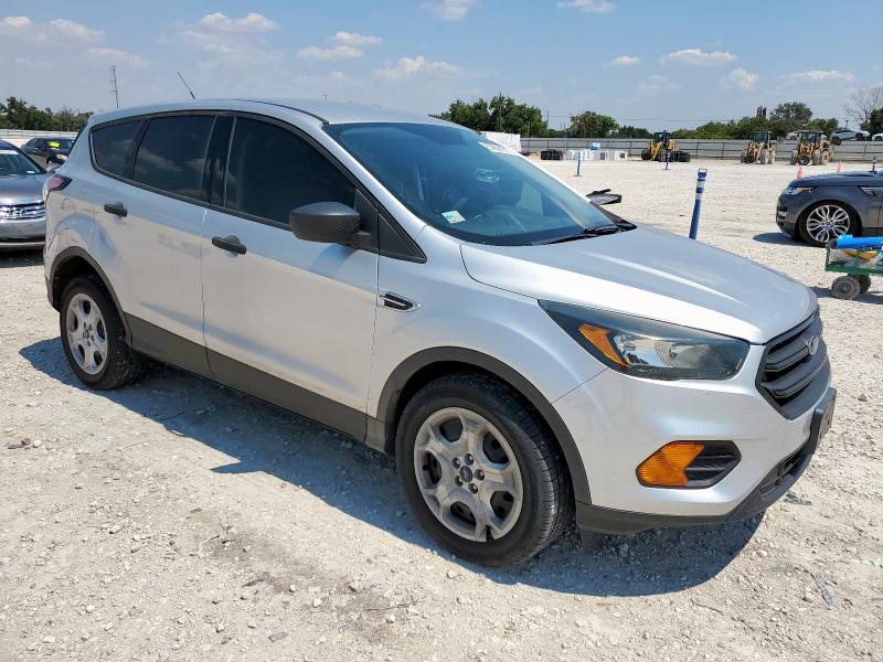 1FMCU0F71JUA97088 - 2018 FORD ESCAPE S ვერცხლისფერი ფოტო 4