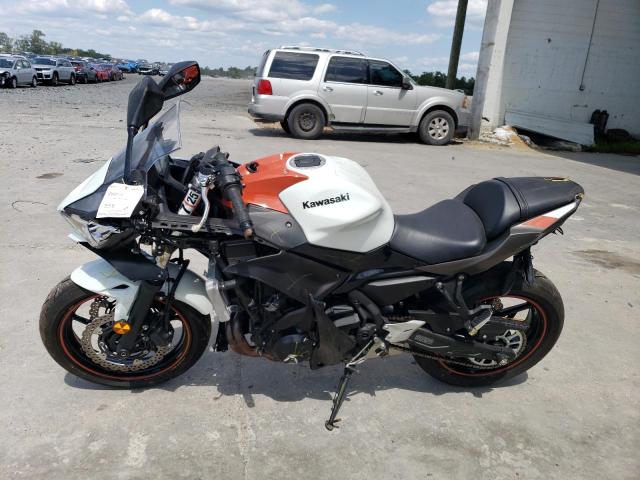 ML5EXER18PDA90749 - 2023 KAWASAKI EX650 R Ақ фото 3