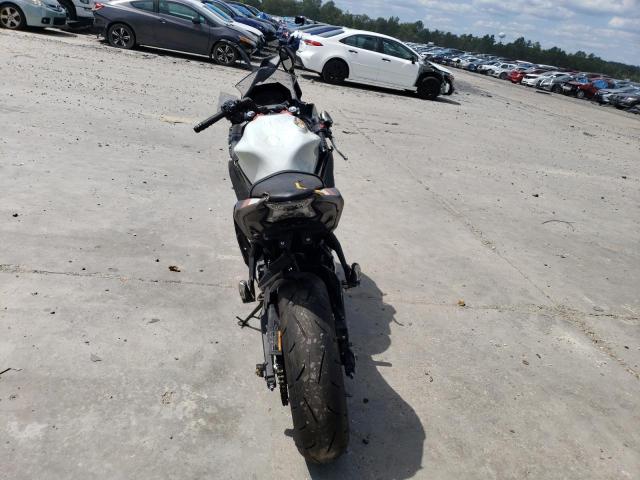 ML5EXER18PDA90749 - 2023 KAWASAKI EX650 R Ақ фото 4