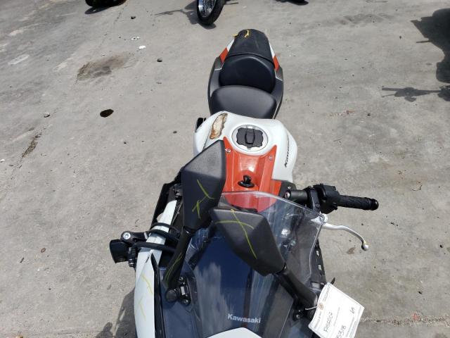 ML5EXER18PDA90749 - 2023 KAWASAKI EX650 R Ақ фото 5