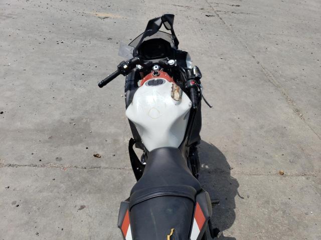 ML5EXER18PDA90749 - 2023 KAWASAKI EX650 R Ақ фото 6